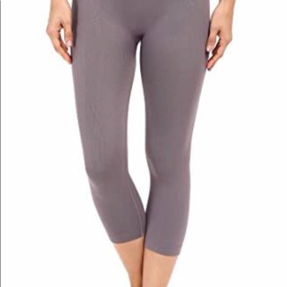 Yummie by Heather Thompson shaping capris, sz s/m